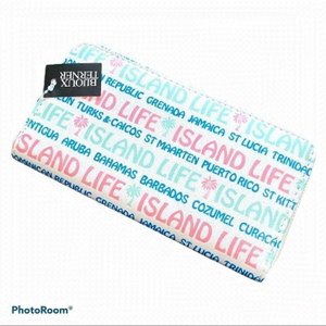 NWT Women’s Bijoux Terner zippered wallet Island Life